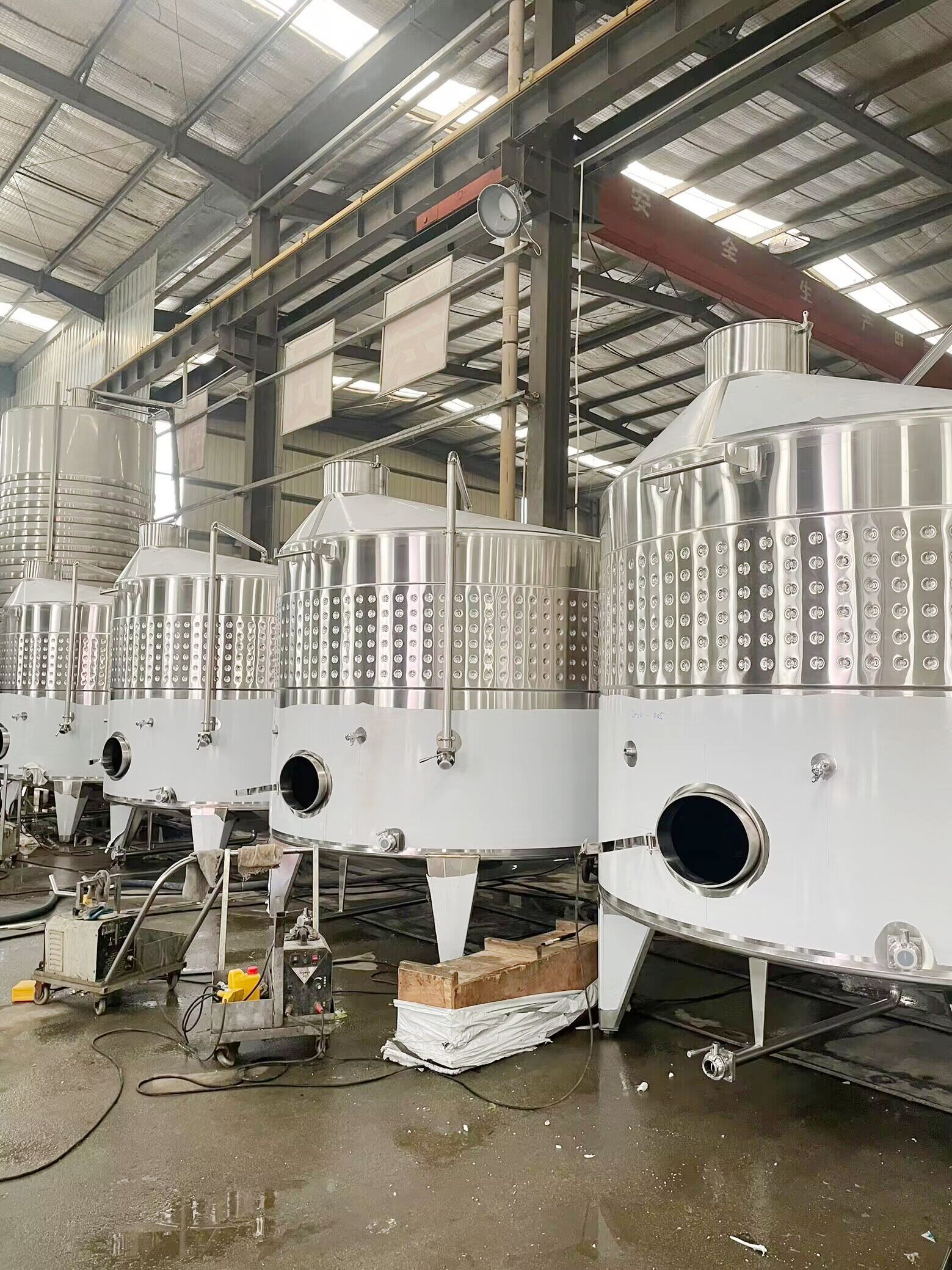 5000L 10000L stainless steel cooling jacketed wine storage tank